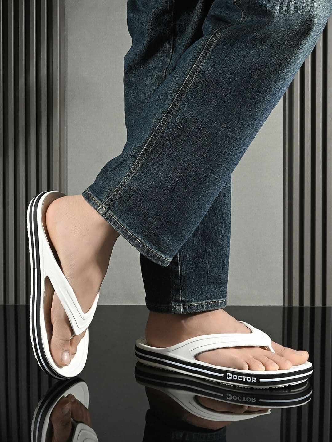 DOCTOR FEEL SOFT Men Striped Thong Flip-Flops thumbnail 4
