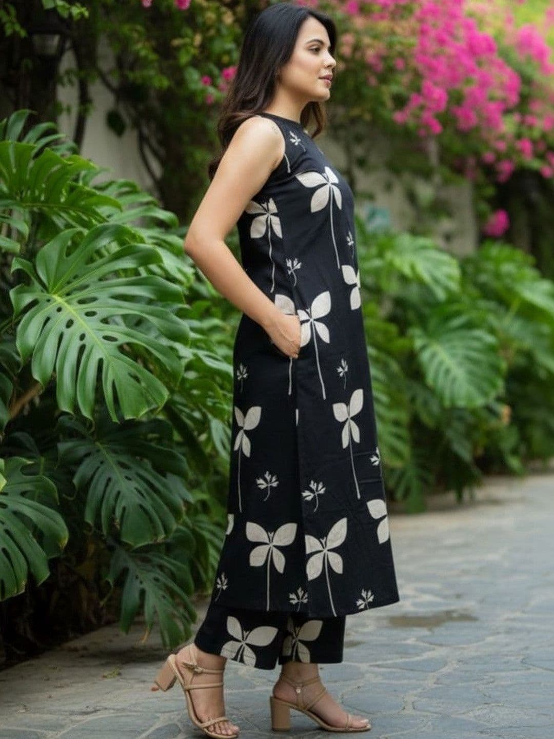 HERE&NOW Women Floral Printed Regular Pure Cotton Kurta with Palazzos thumbnail 6