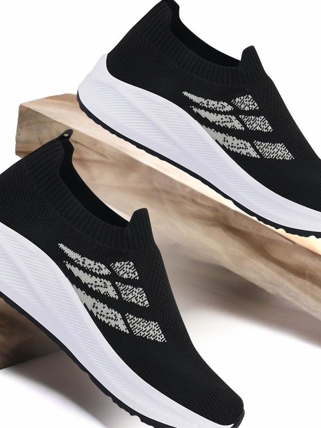 JOOTIYAPA Men Mesh Running Non-Marking Shoes - view 1
