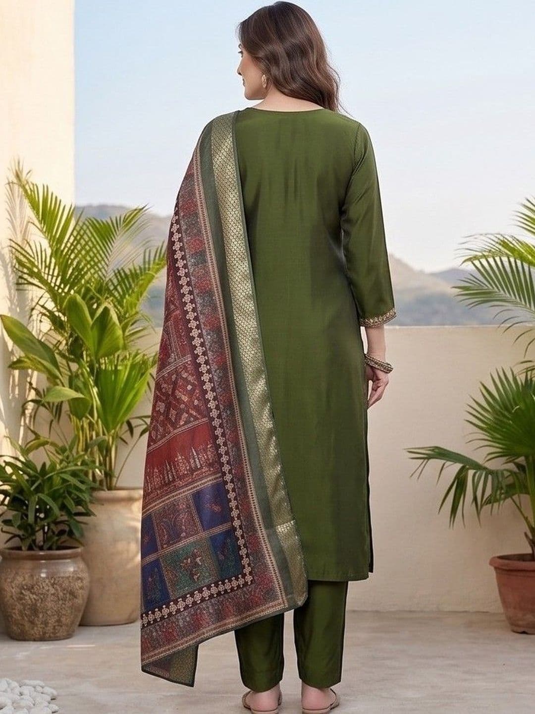 Varanga Women Ethnic Motifs Embroidered Regular Thread Work Kurta with Trousers & With Dupatta thumbnail 5
