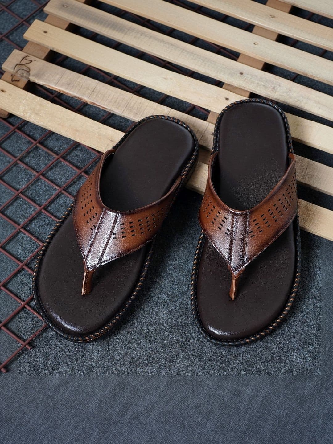 BANYY Men Thong Flip-Flops - view 1