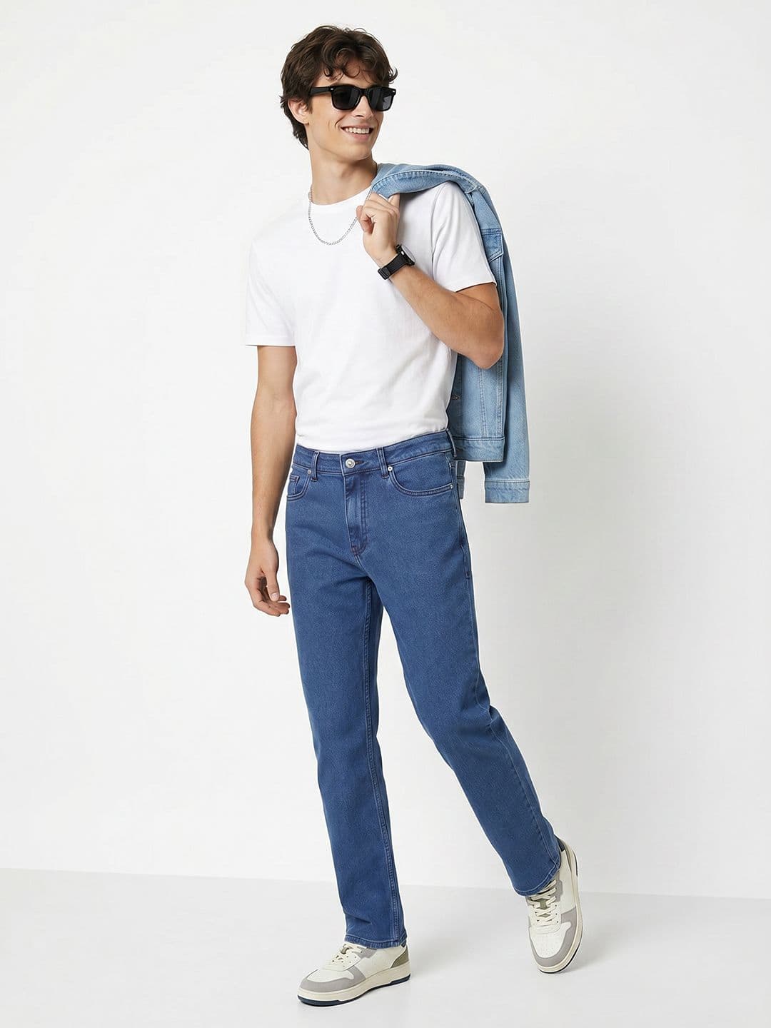 Aeropostale Men Straight Fit Mid-Rise Stretchable Jeans thumbnail 2