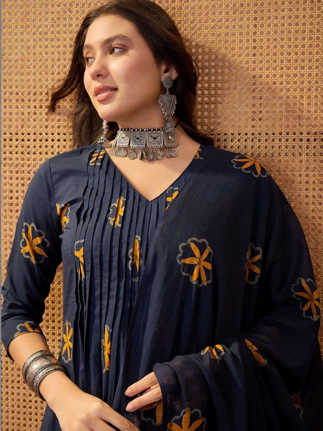 Sangria Printed Pure Cotton V-Neck Kurta & Trousers With Dupatta thumbnail 3