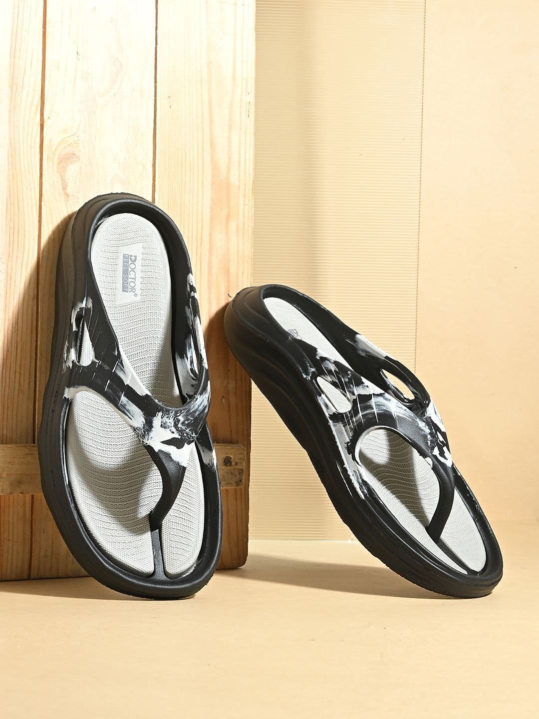 DOCTOR FEEL SOFT Men Printed Thong Flip-Flops thumbnail 7