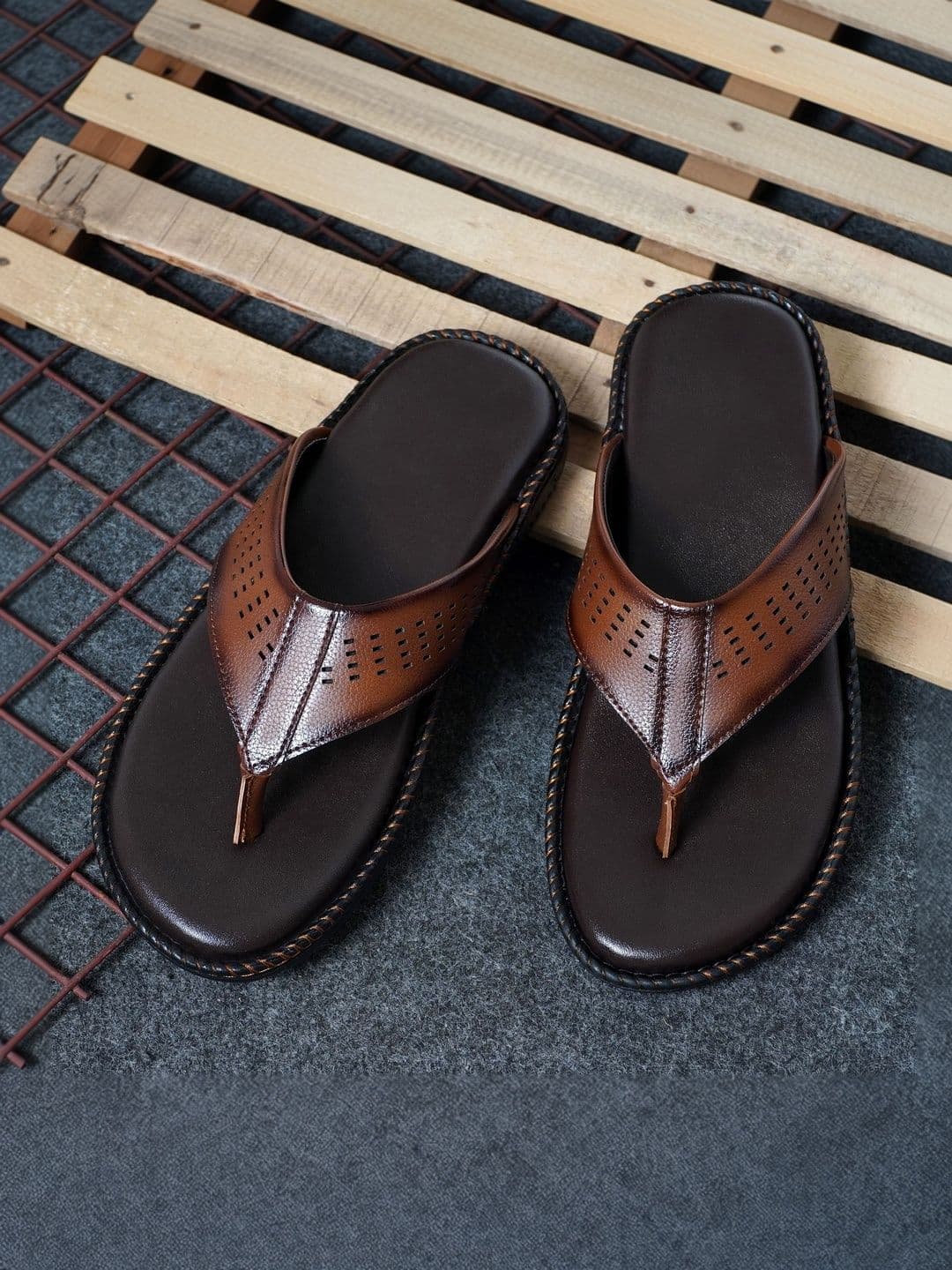 BANYY Men Thong Flip-Flops - view 1