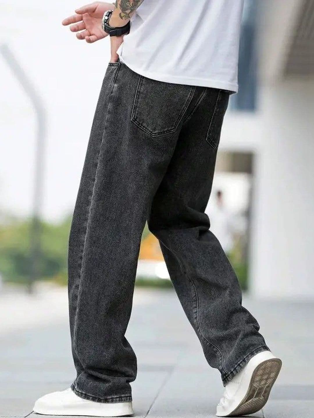 CLYVER Men Straight Fit Mid-Rise Light Fade Jeans thumbnail 4
