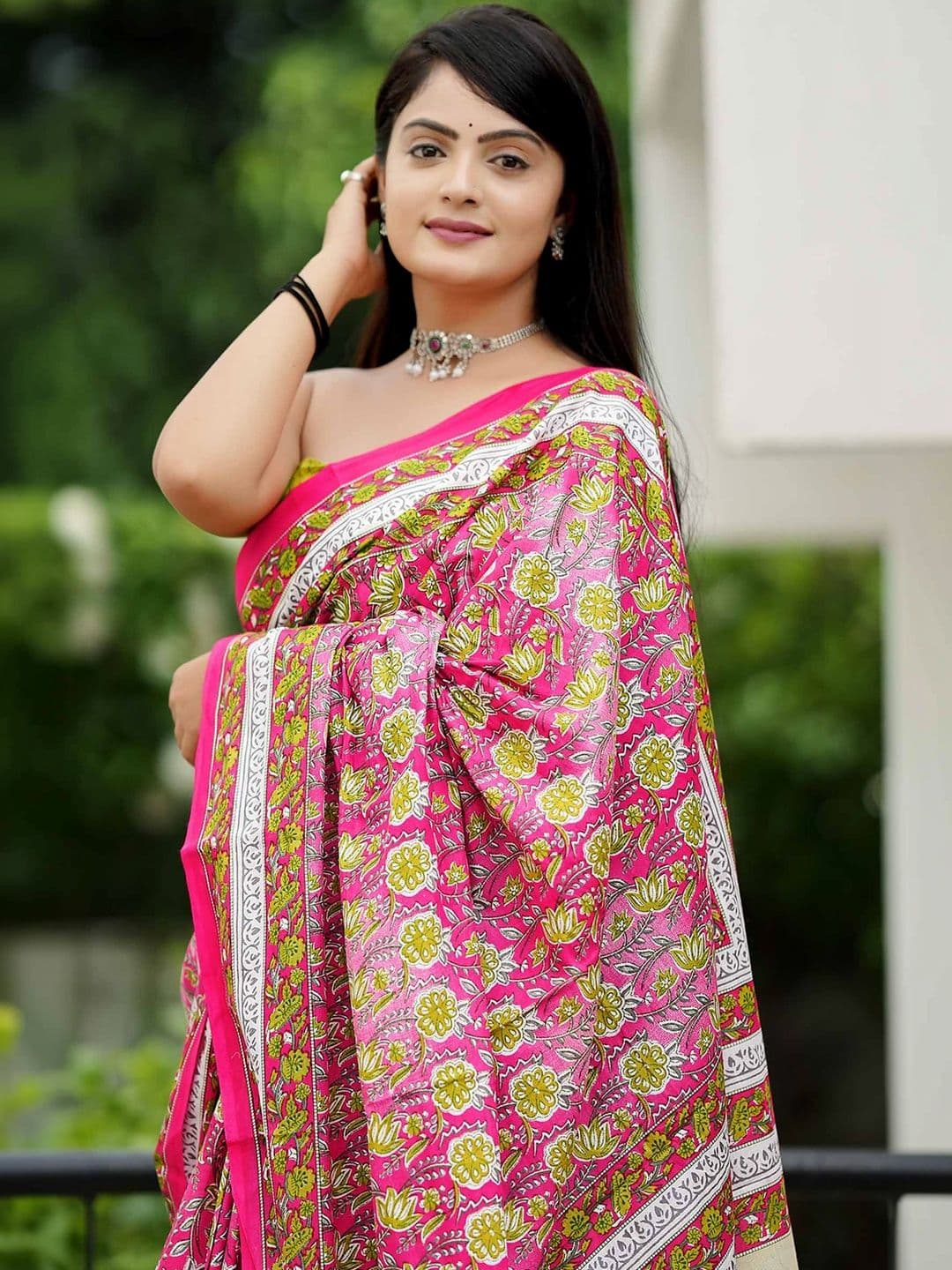 Sangria Women Floral Print Pure Cotton Saree With Blouse Piece thumbnail 4