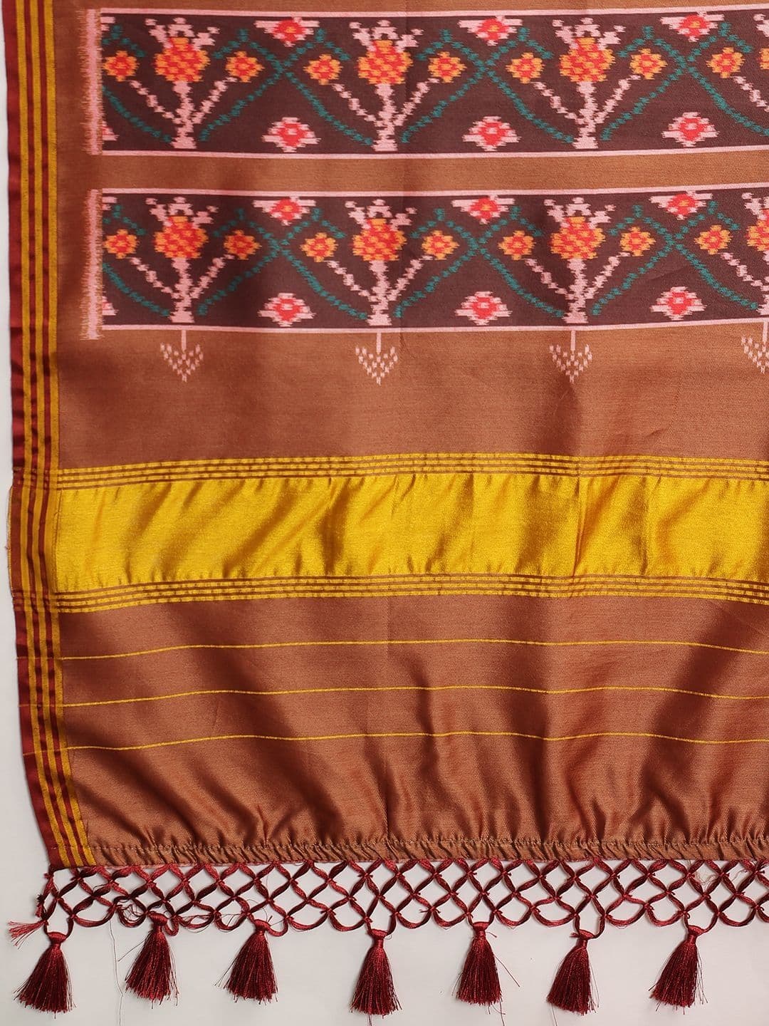 Silk Land Ethnic Motifs Zari Silk Blend Handloom Patola Saree thumbnail 7