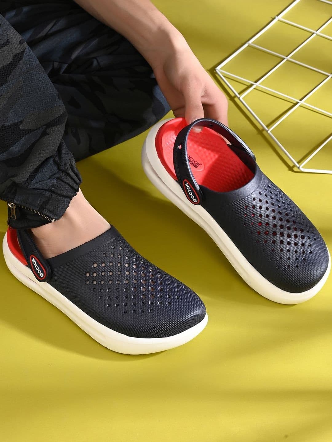 DOCTOR FEEL SOFT Men Colourblocked Clogs - view 1