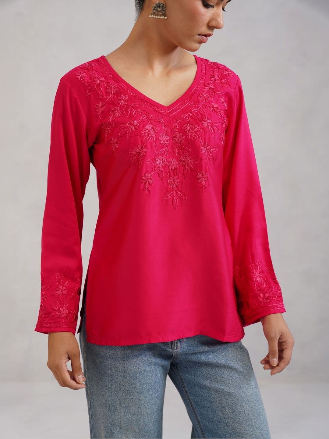 colorkosh Women Floral Pink Ethnic Motifs Embroidered Thread Work Sleeveless Kurta thumbnail 2