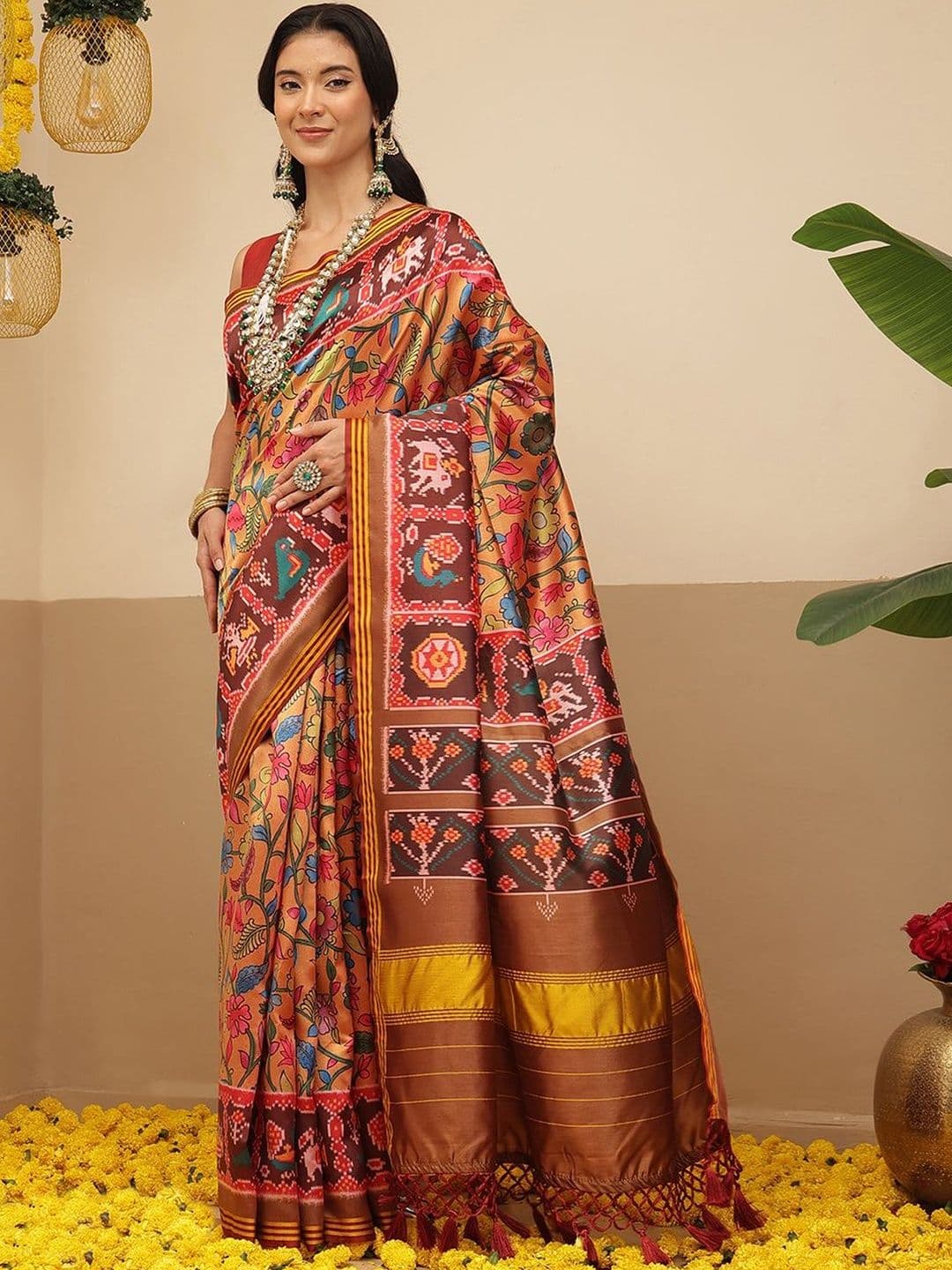 Silk Land Ethnic Motifs Zari Silk Blend Handloom Patola Saree - view 1
