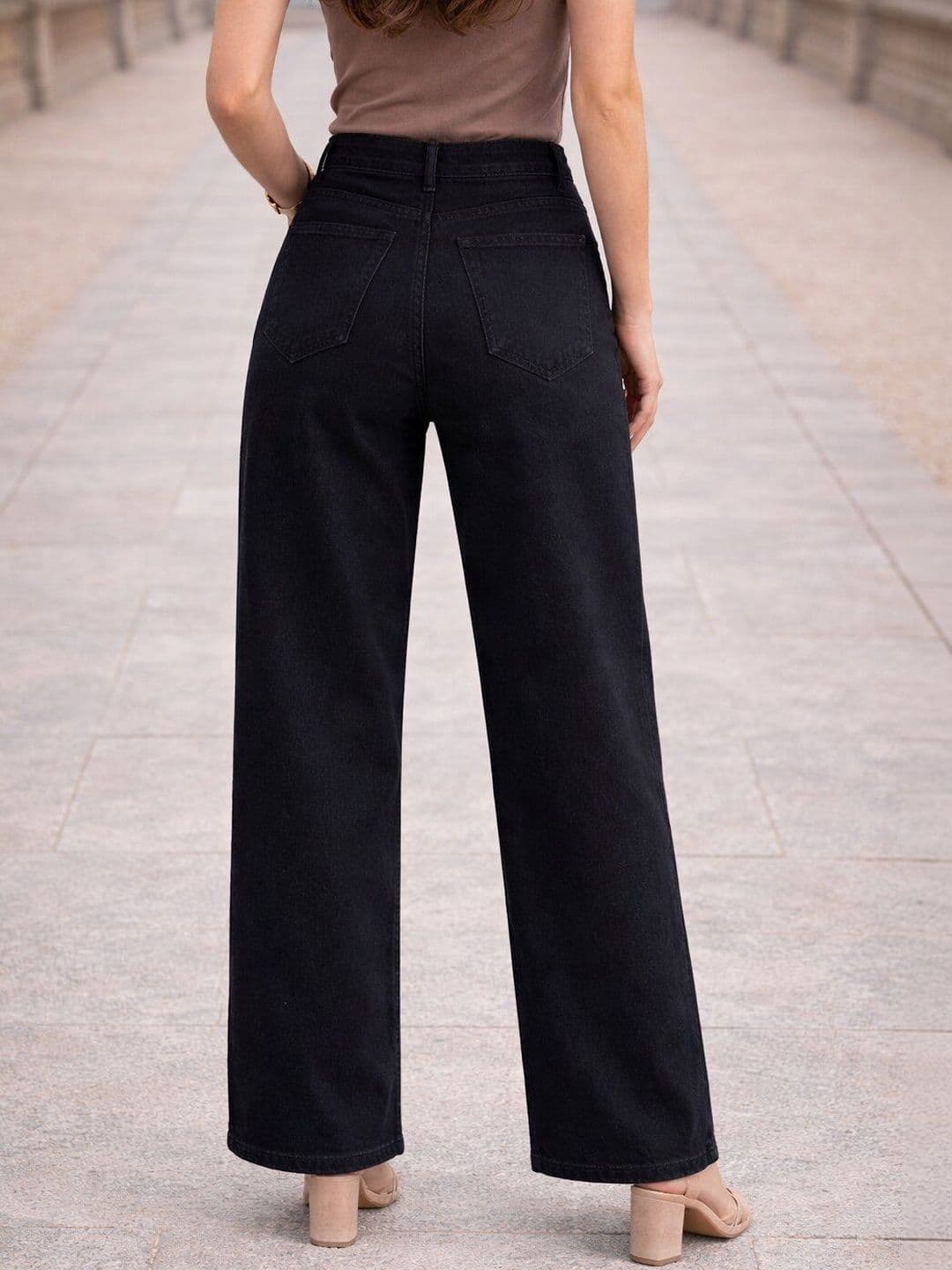 Belvog Women Straight Fit High-Rise Stretchable Jeans thumbnail 3