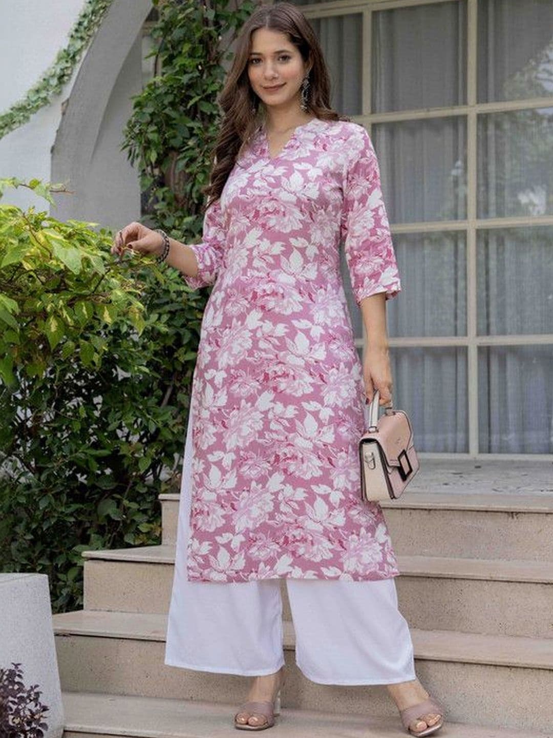FABZARI Women Floral Printed Floral Kurta thumbnail 2