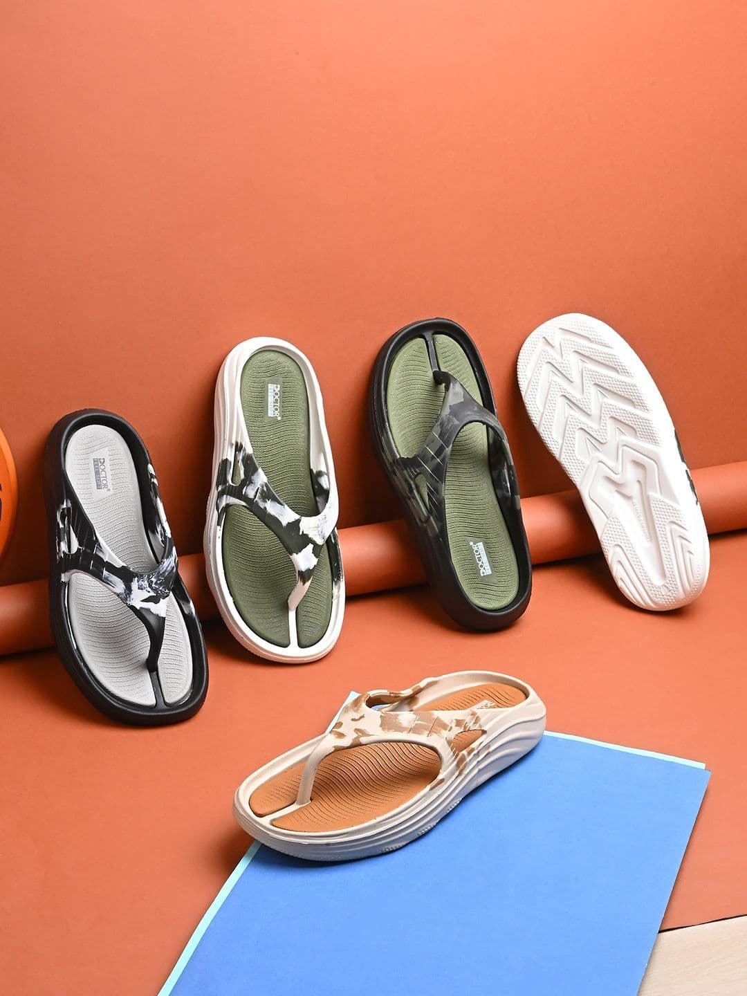 DOCTOR FEEL SOFT Men Printed Thong Flip-Flops thumbnail 6