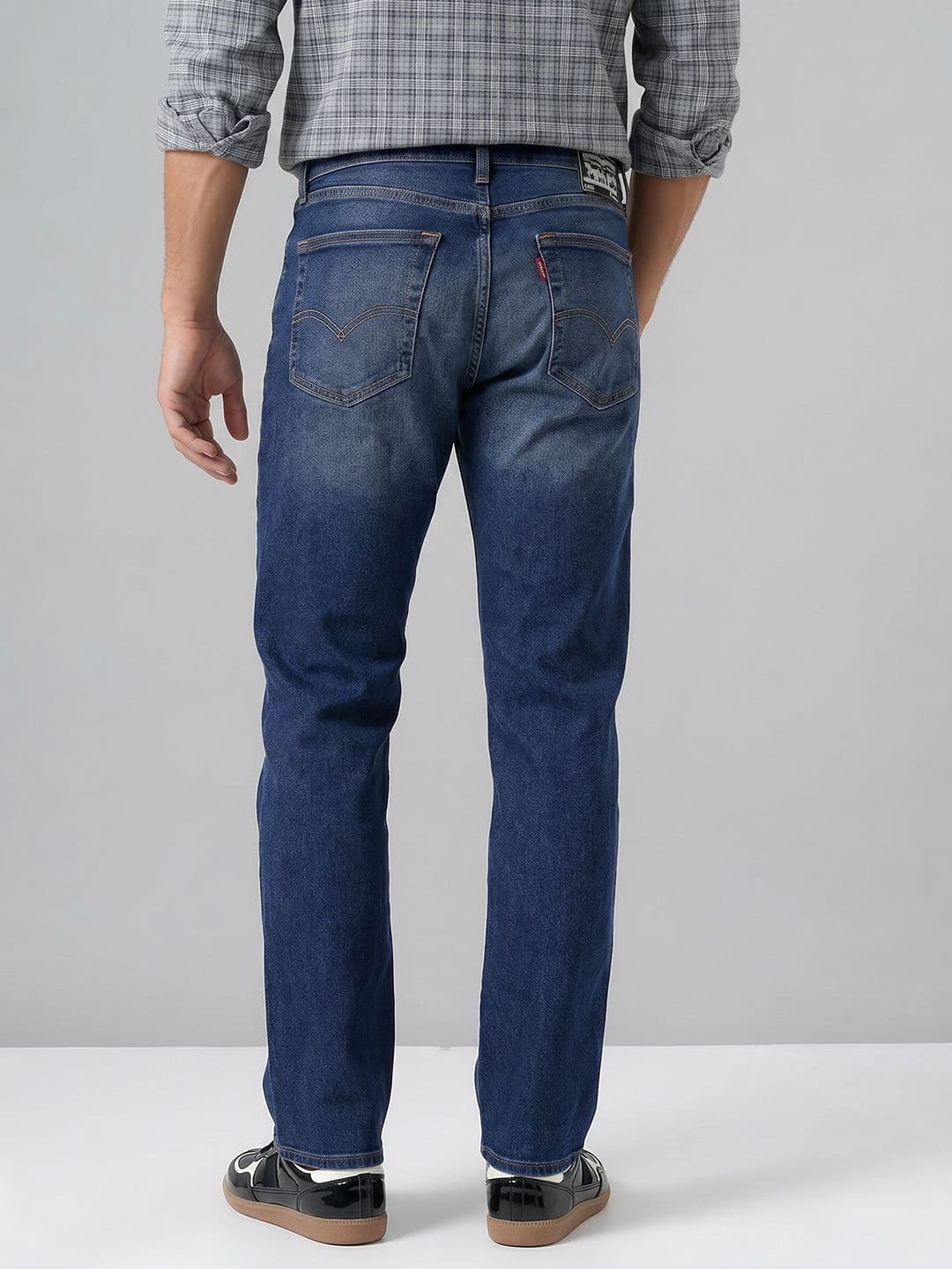 Levis Men 505 Straight Fit Stretchable Jeans thumbnail 3