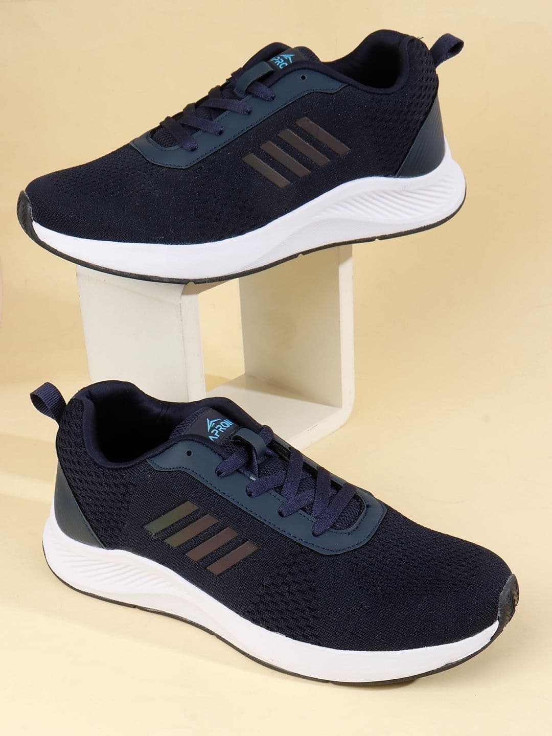 APRON Men Mesh Running Non-Marking Shoes thumbnail 2