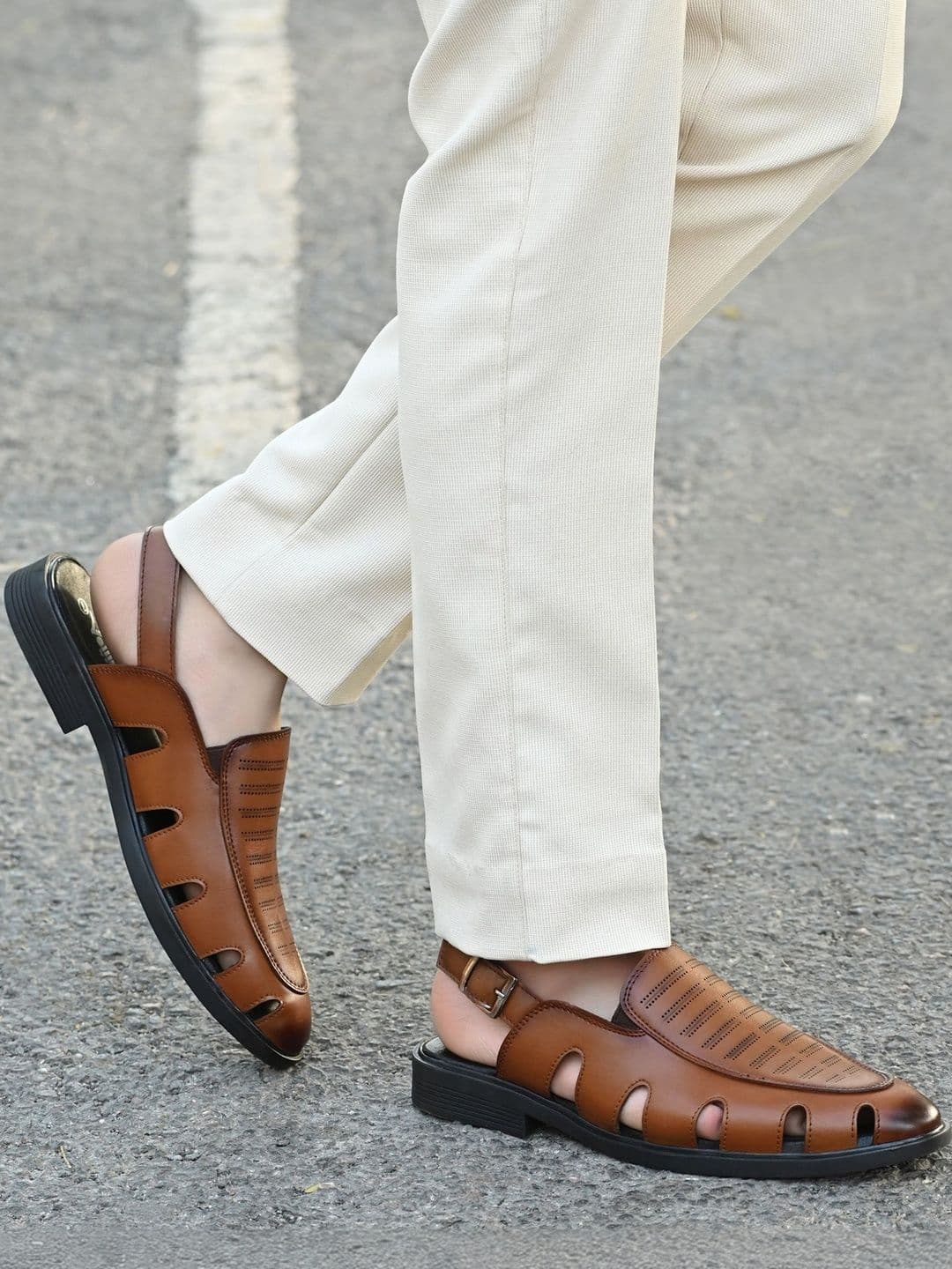 Vellinto Men Shoe-Style Sandals thumbnail 3