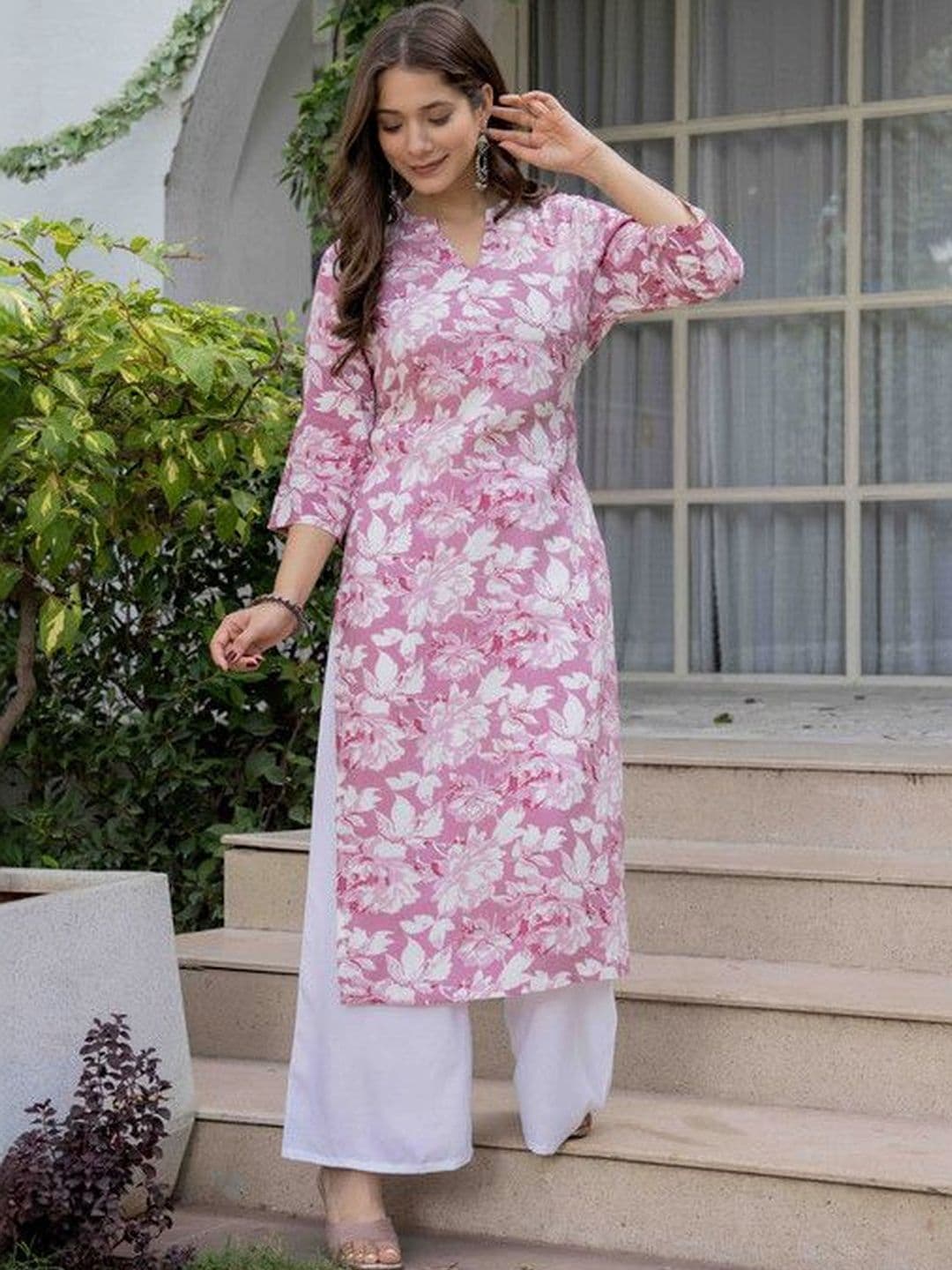 FABZARI Women Floral Printed Floral Kurta thumbnail 3