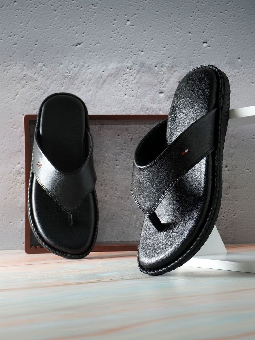 BANYY Men Thong Flip-Flops thumbnail 2