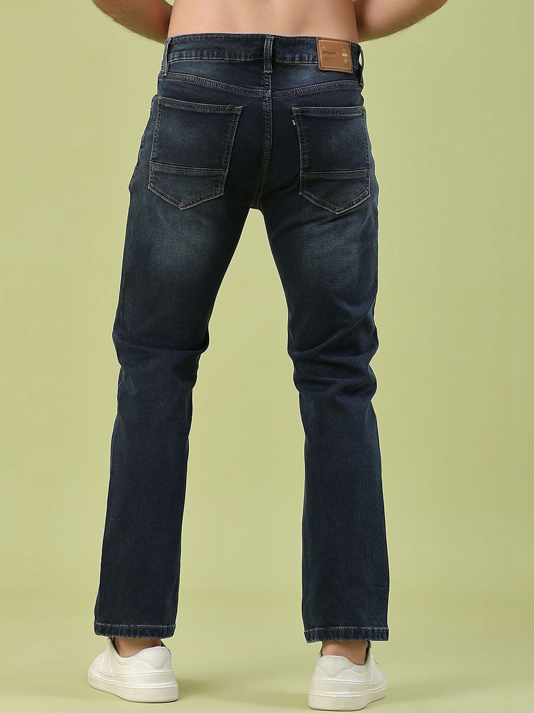 V-Mart Men Relaxed Fit Mid-Rise Light Fade Jeans thumbnail 3