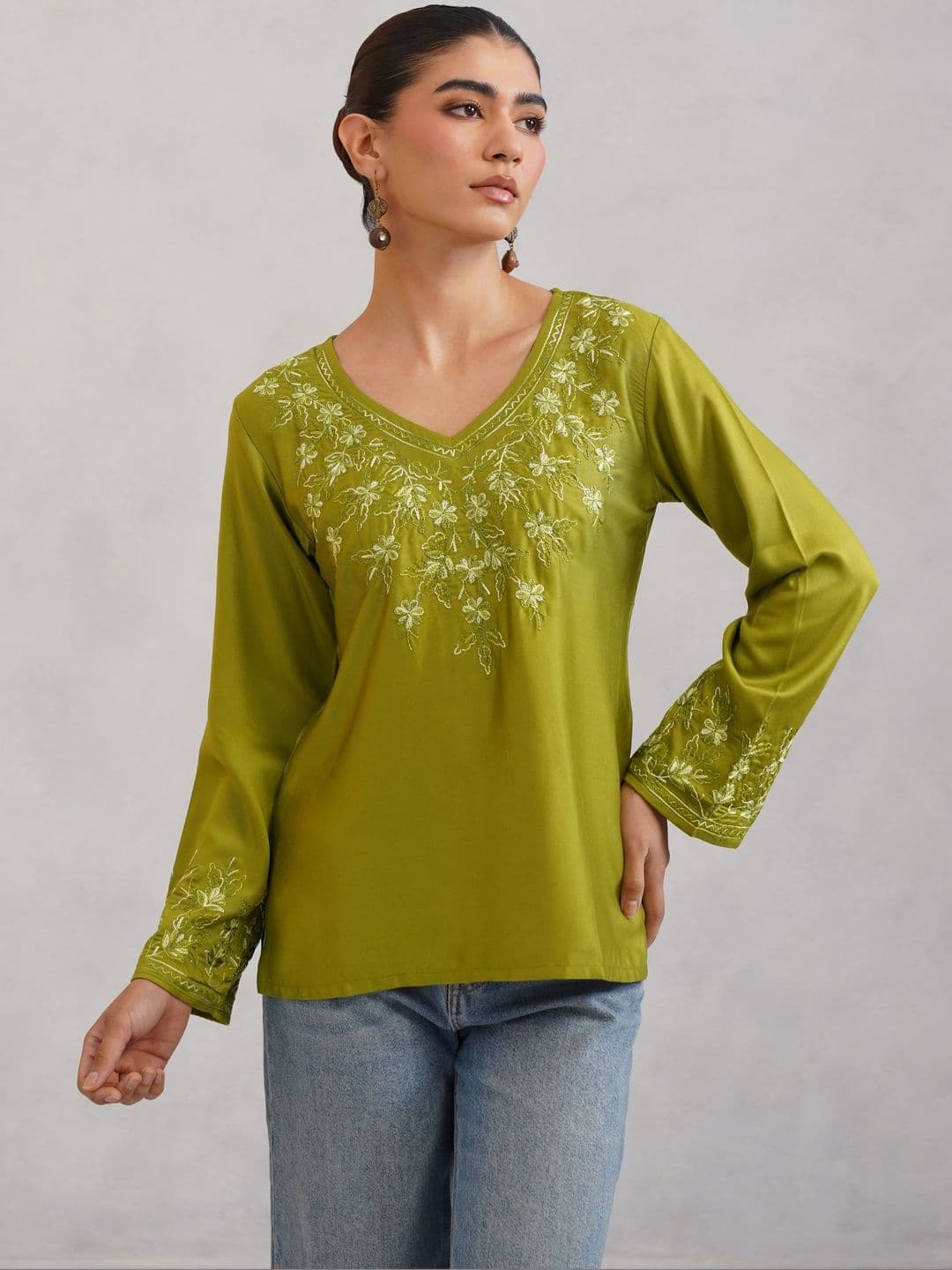colorkosh Women Green Floral Embroidered Thread Work Sleeveless Kurta thumbnail 4
