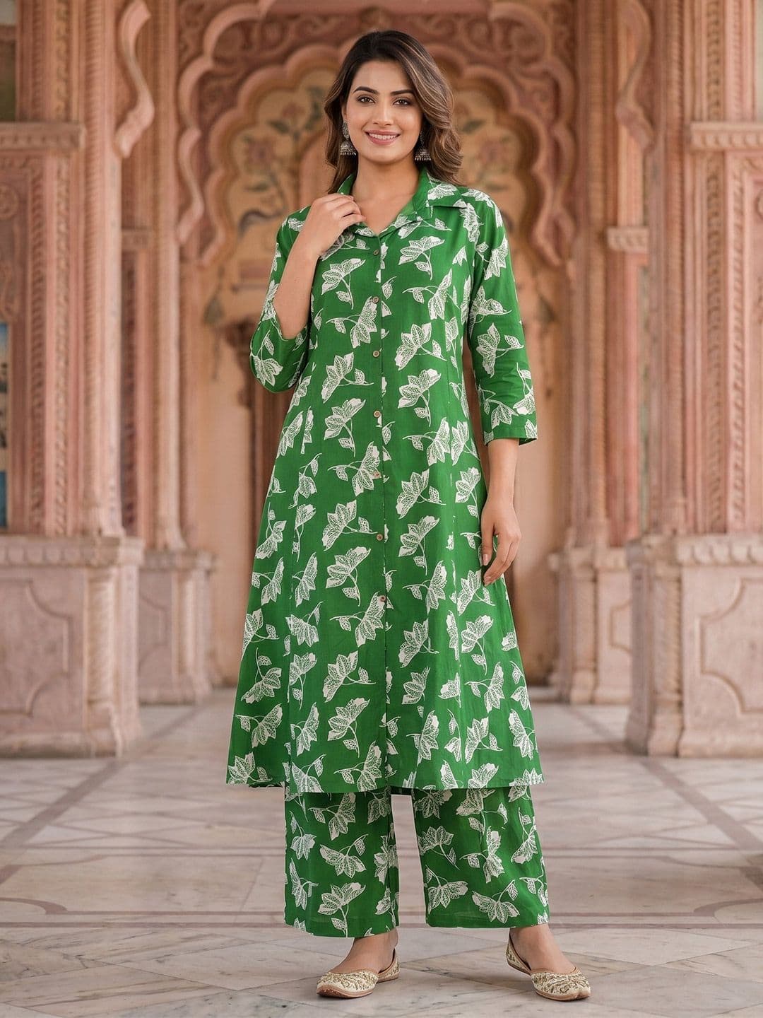 Bunkari Women Floral Printed Regular Pure Cotton Kurta with Palazzos - view 1