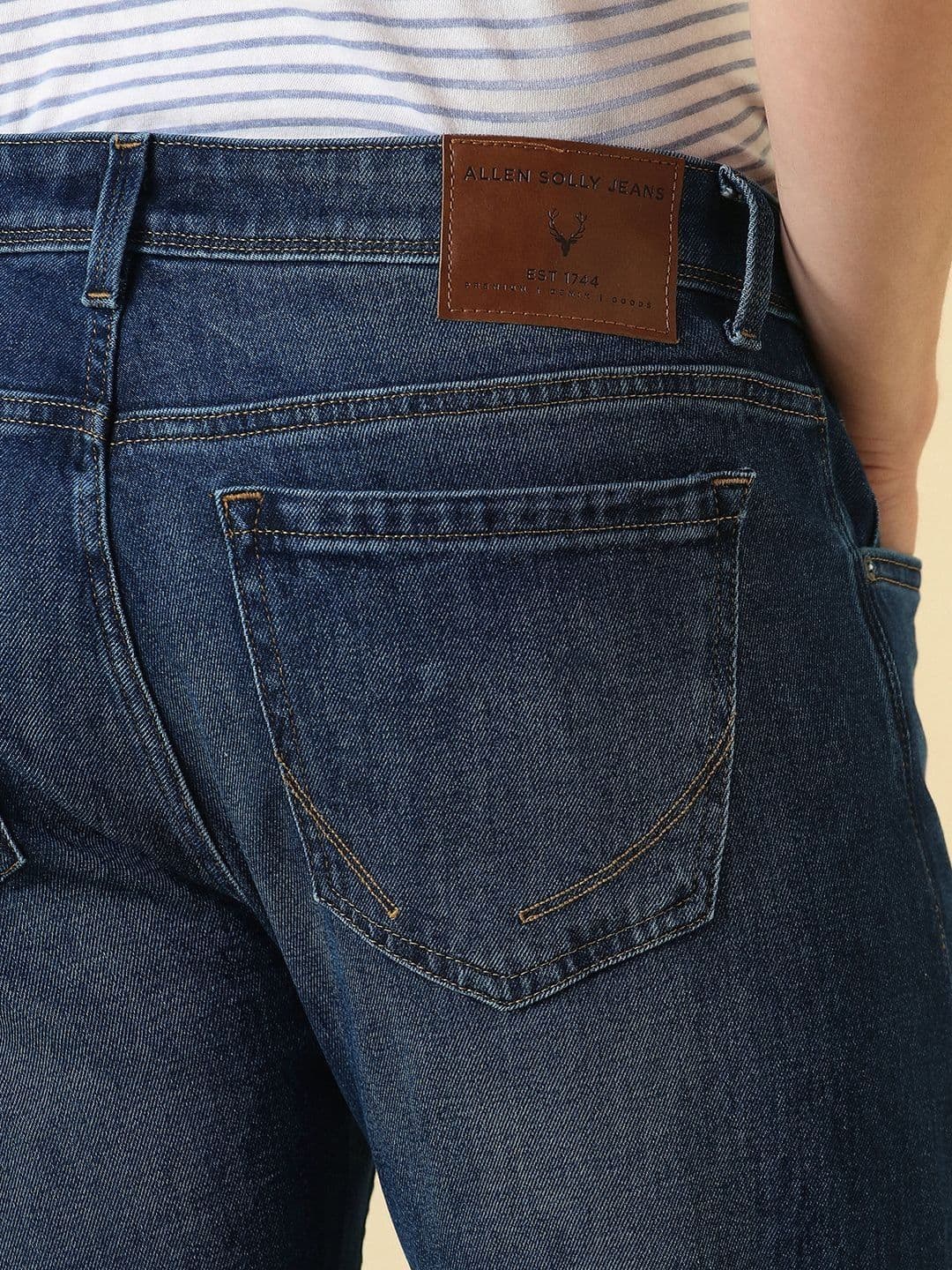 Allen Solly Men Straight Fit Mid-Rise Light Fade Jeans thumbnail 6