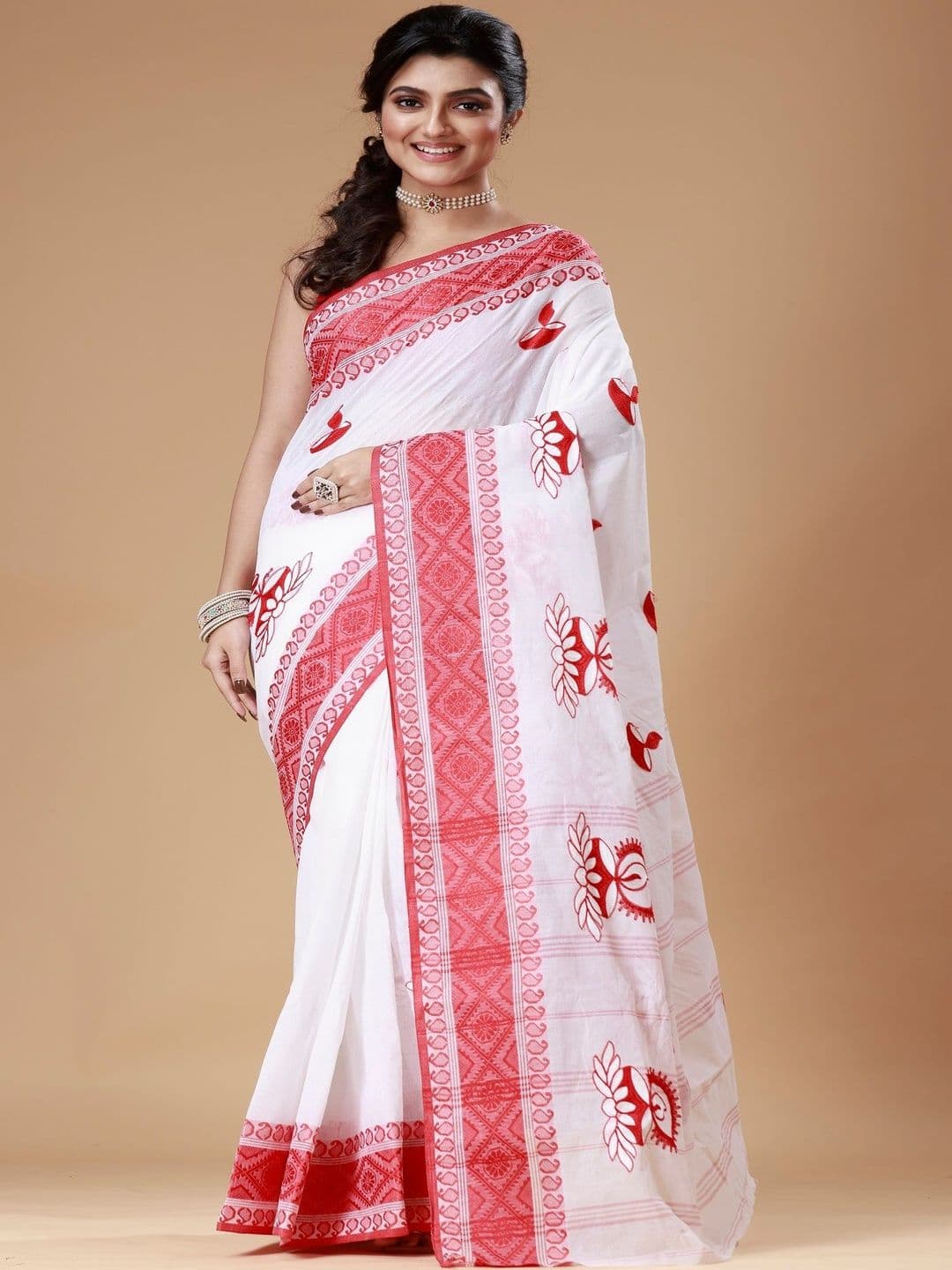 Vastriva Ethnic Motifs Embroidered Pure Cotton Jamdani Saree thumbnail 4