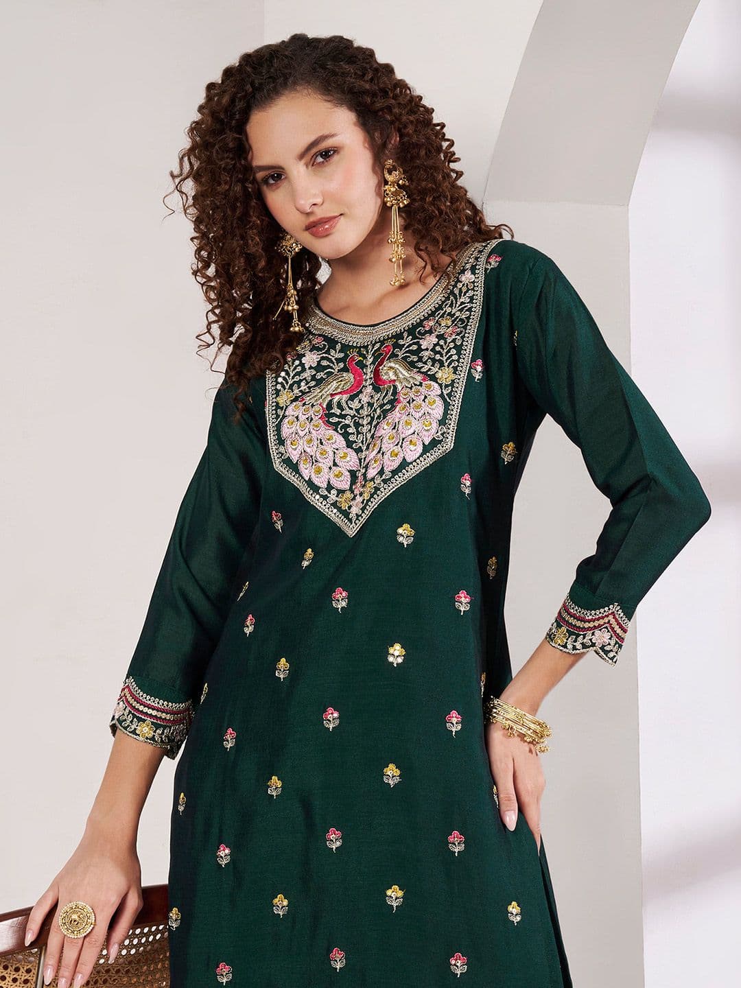rarethread Women Ethnic Motifs Embroidered Thread Work Kurta thumbnail 2