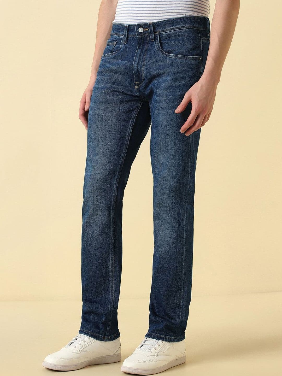 Allen Solly Men Straight Fit Mid-Rise Light Fade Jeans thumbnail 3