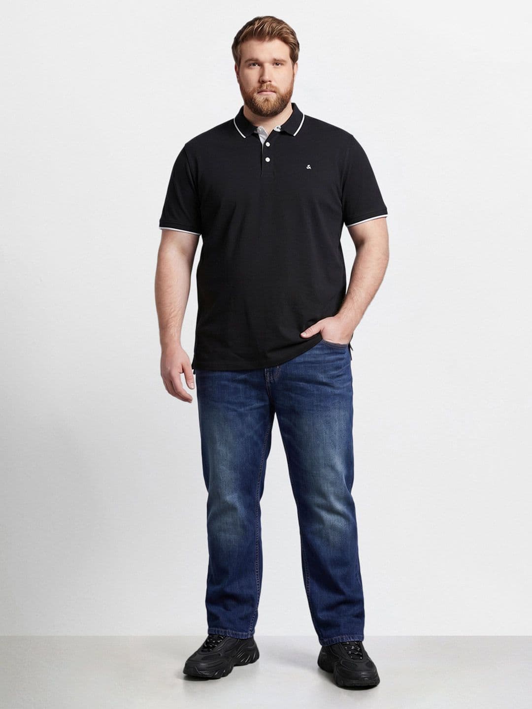 The Indian Garage Co Men Relaxed Fit Mid-Rise Light Fade Jeans thumbnail 6