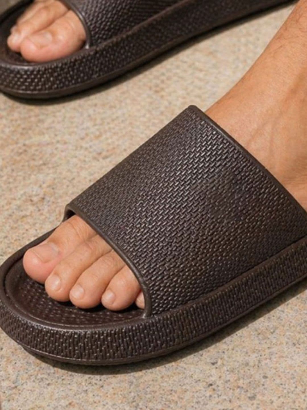 KRAASA Men Self Design Sliders thumbnail 4