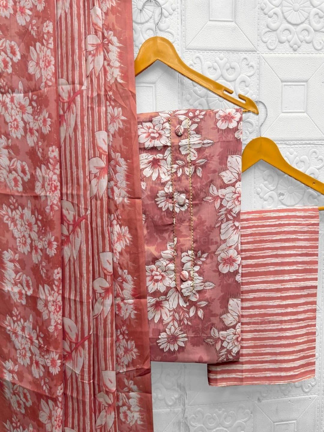 FashionsEye Printed Pure Cotton Unstitched Dress Material - view 1
