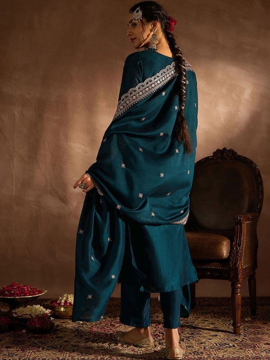 SHRI MAHAVEER RAJASTHANI SAREE Women Ethnic Motifs Embroidered Regular Thread Work Kurta with Trousers & thumbnail 2
