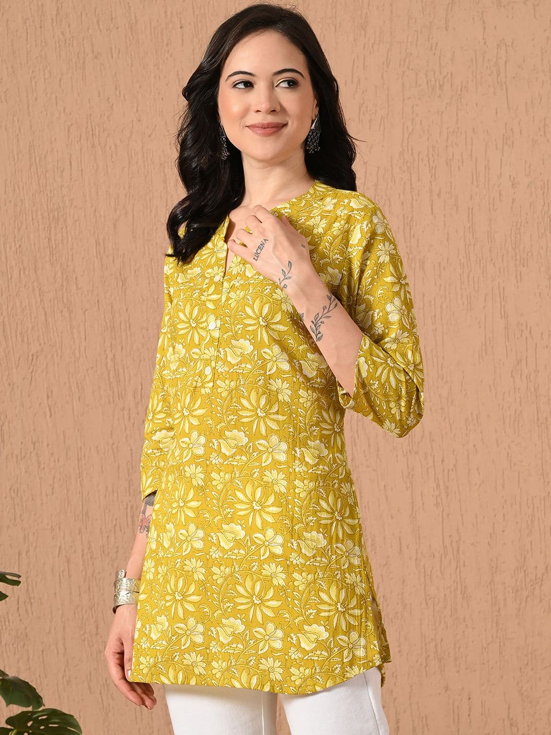 Anouk Rustic Floral Printed Pure Cotton Kurti thumbnail 4