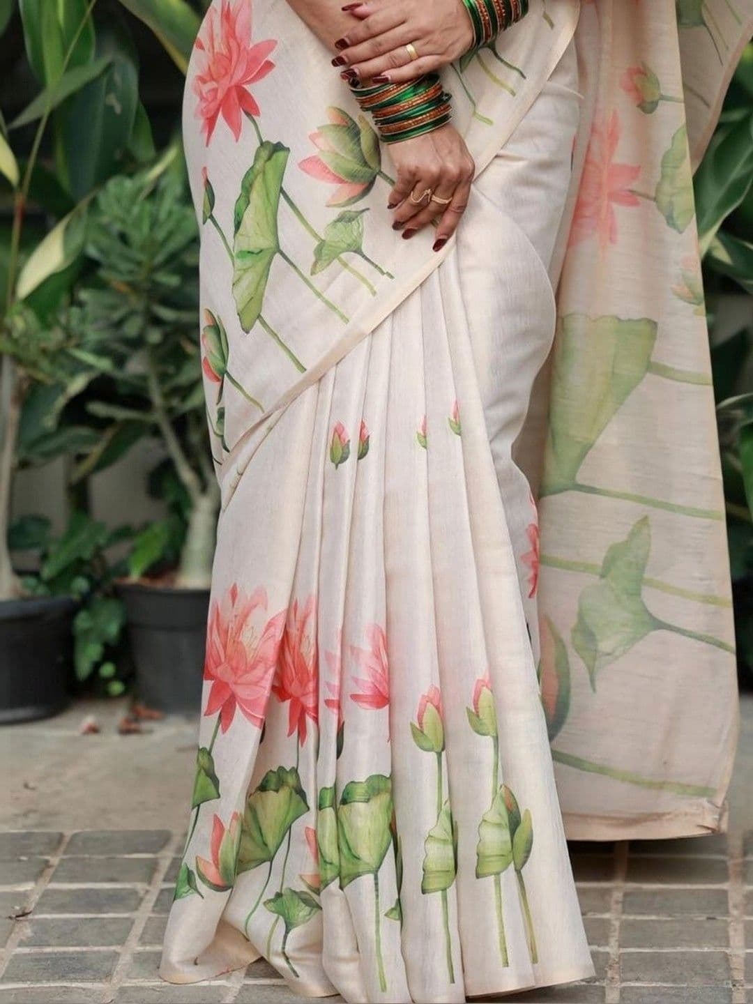 Kanerindia Floral Tissue Saree thumbnail 4