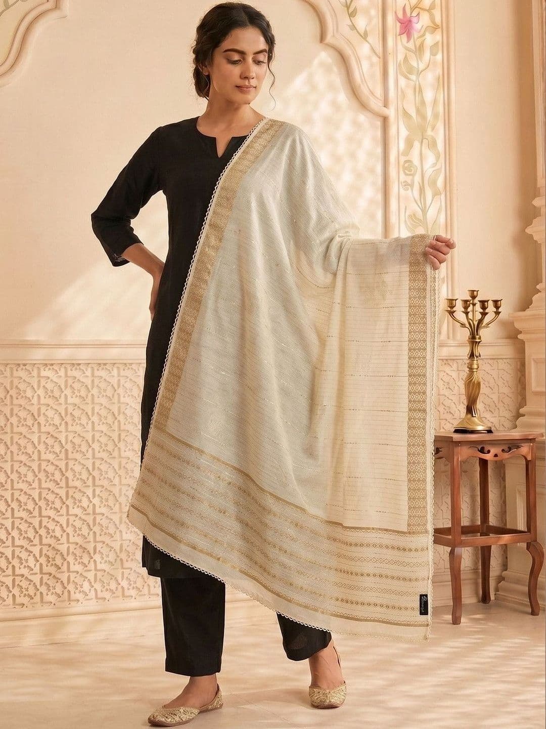 Zamour Woven Design Dupatta with Zari thumbnail 3