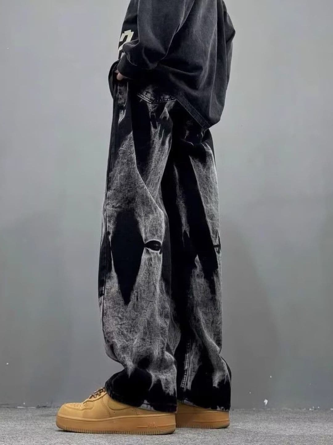 StyleCast Men Wide Leg Mid-Rise Slash Knee Jeans thumbnail 5