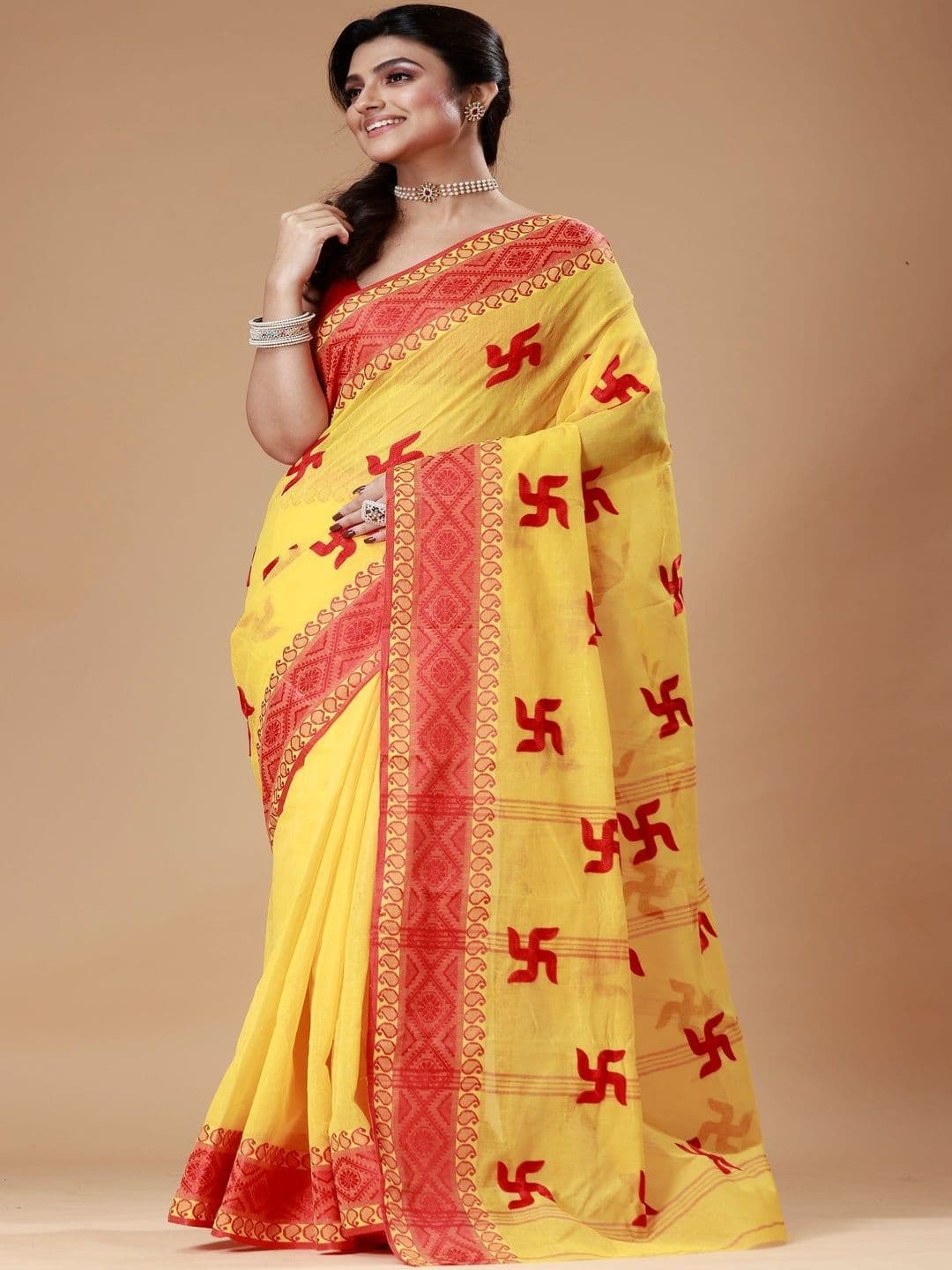 Hater Tat Ethnic Motifs Embroidered Pure Cotton Jamdani Saree thumbnail 6