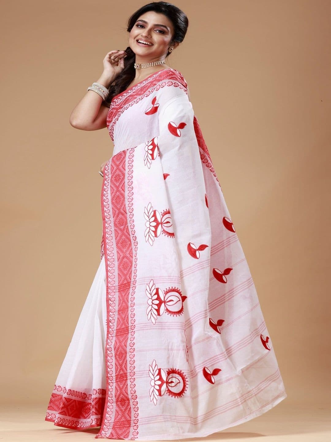 Vastriva Ethnic Motifs Embroidered Pure Cotton Jamdani Saree thumbnail 6