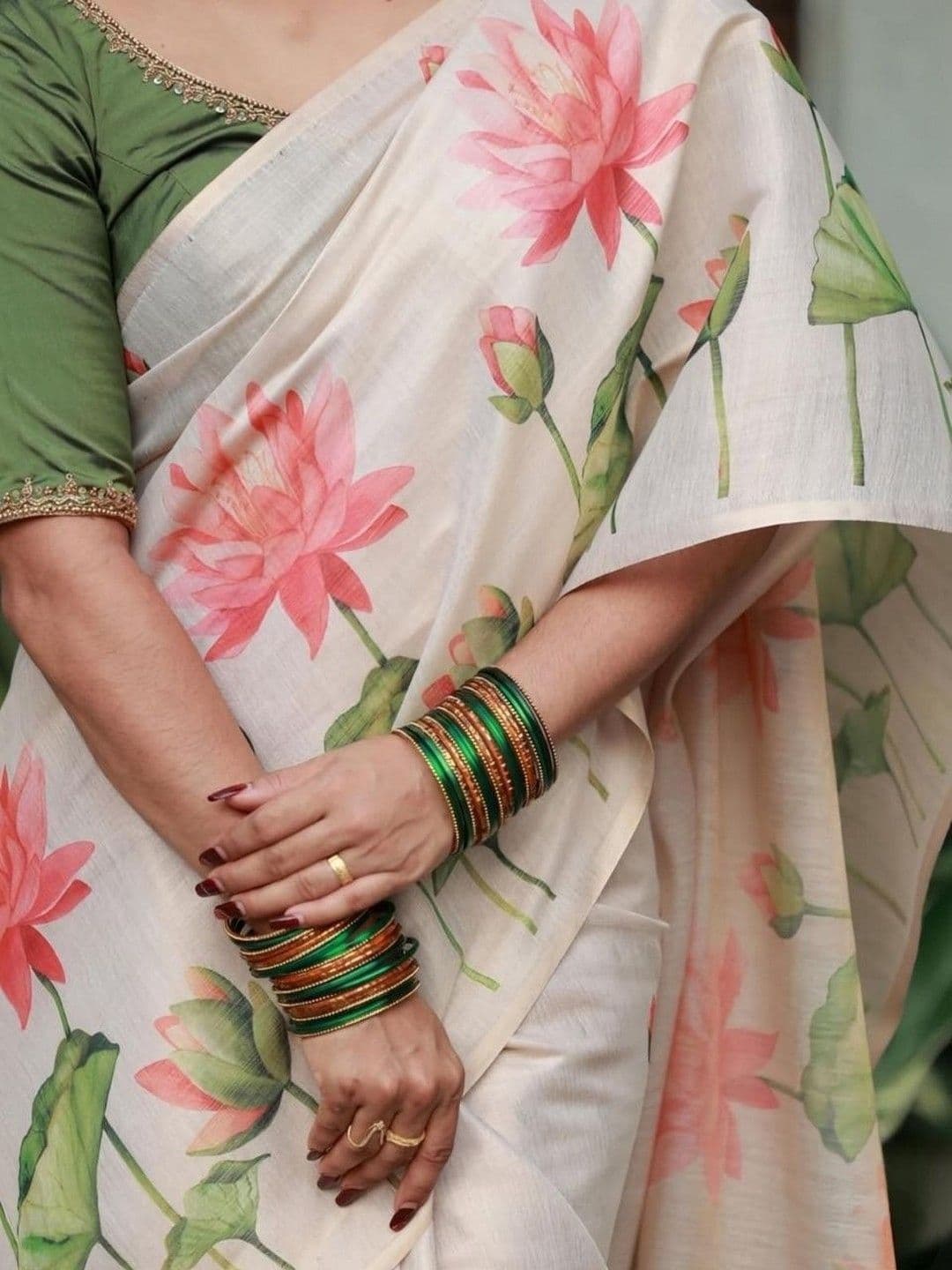 Kanerindia Floral Tissue Saree thumbnail 7