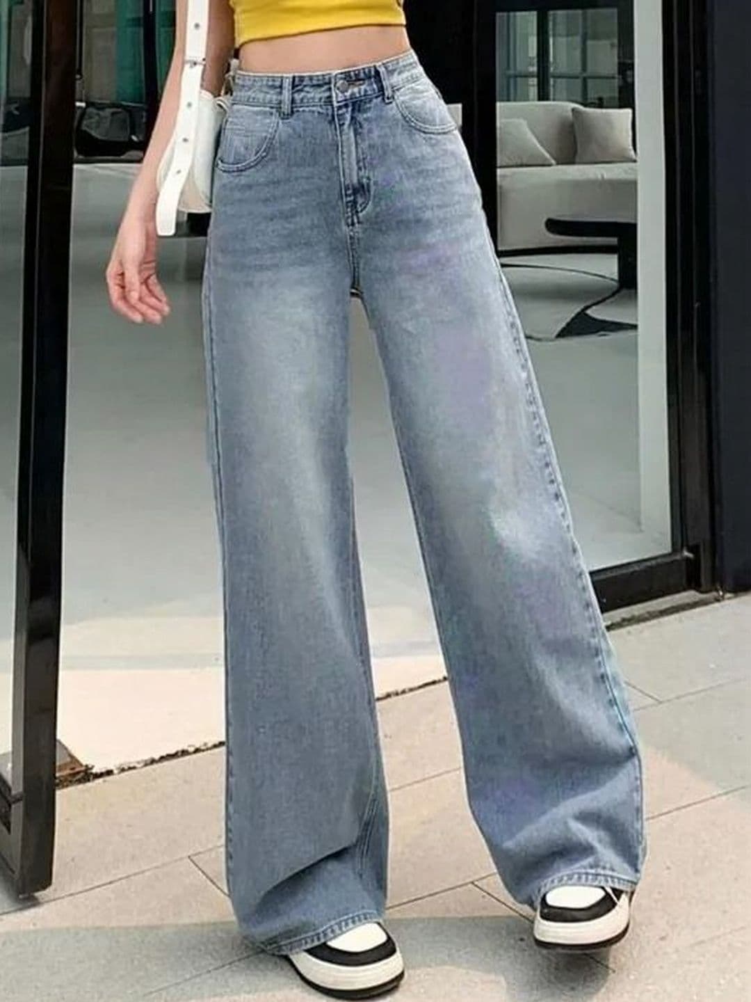 ZYVRA Women High-Rise Light Fade Stretchable Jeans thumbnail 5