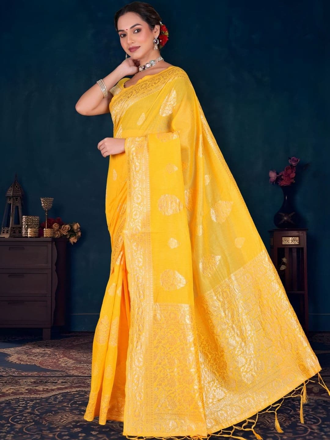 Sangria Yellow Woven Design Zari Banarasi Saree With Unstitched Blouse thumbnail 2