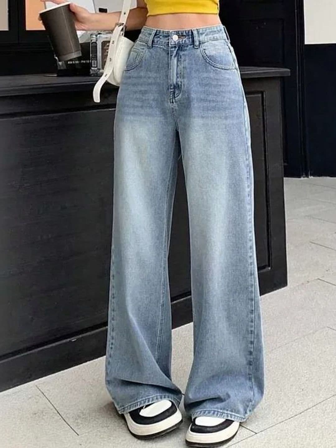ZYVRA Women High-Rise Light Fade Stretchable Jeans thumbnail 4