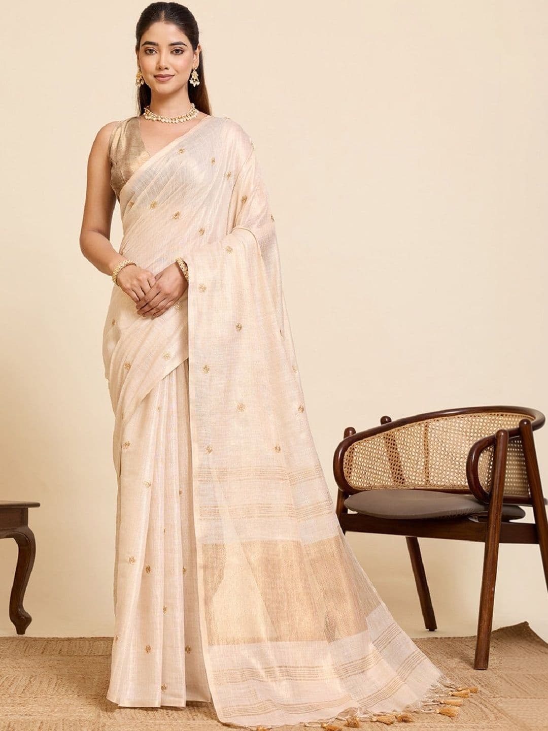 DWIJA FASHION Woven Design Embroidered Linen Blend Handloom Saree thumbnail 6