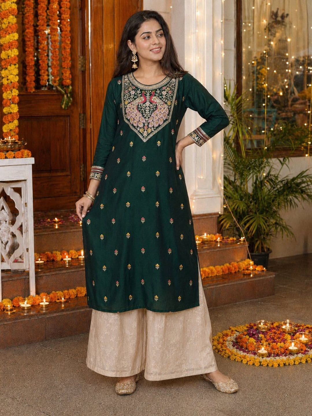 rarethread Women Ethnic Motifs Embroidered Thread Work Kurta thumbnail 4