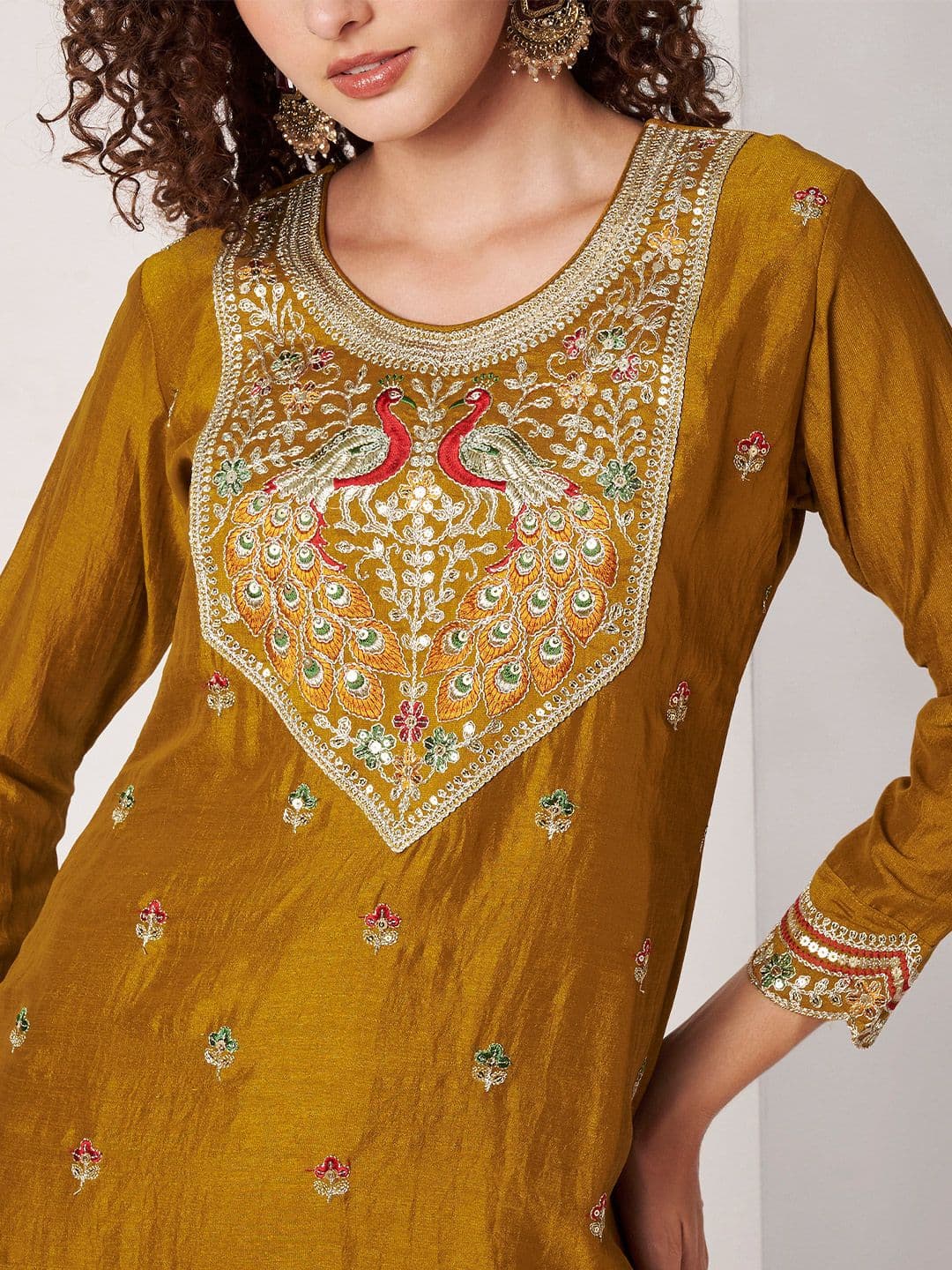 rarethread Women Ethnic Motifs Embroidered Thread Work Kurta thumbnail 5