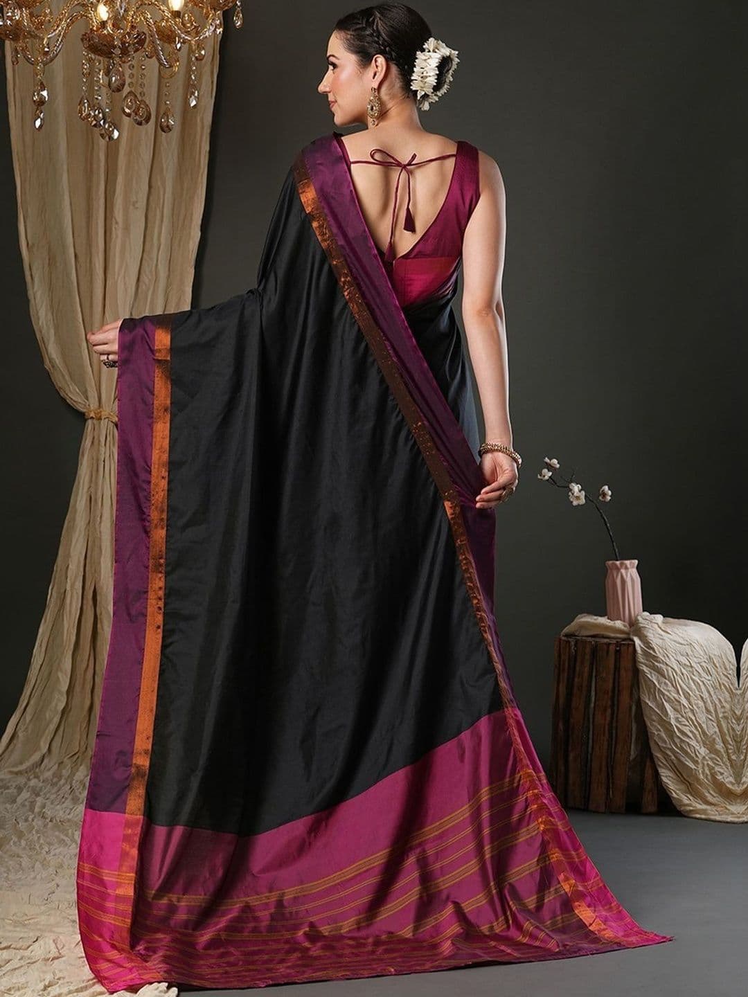 maatirang Striped Silk Blend Handloom Saree thumbnail 3