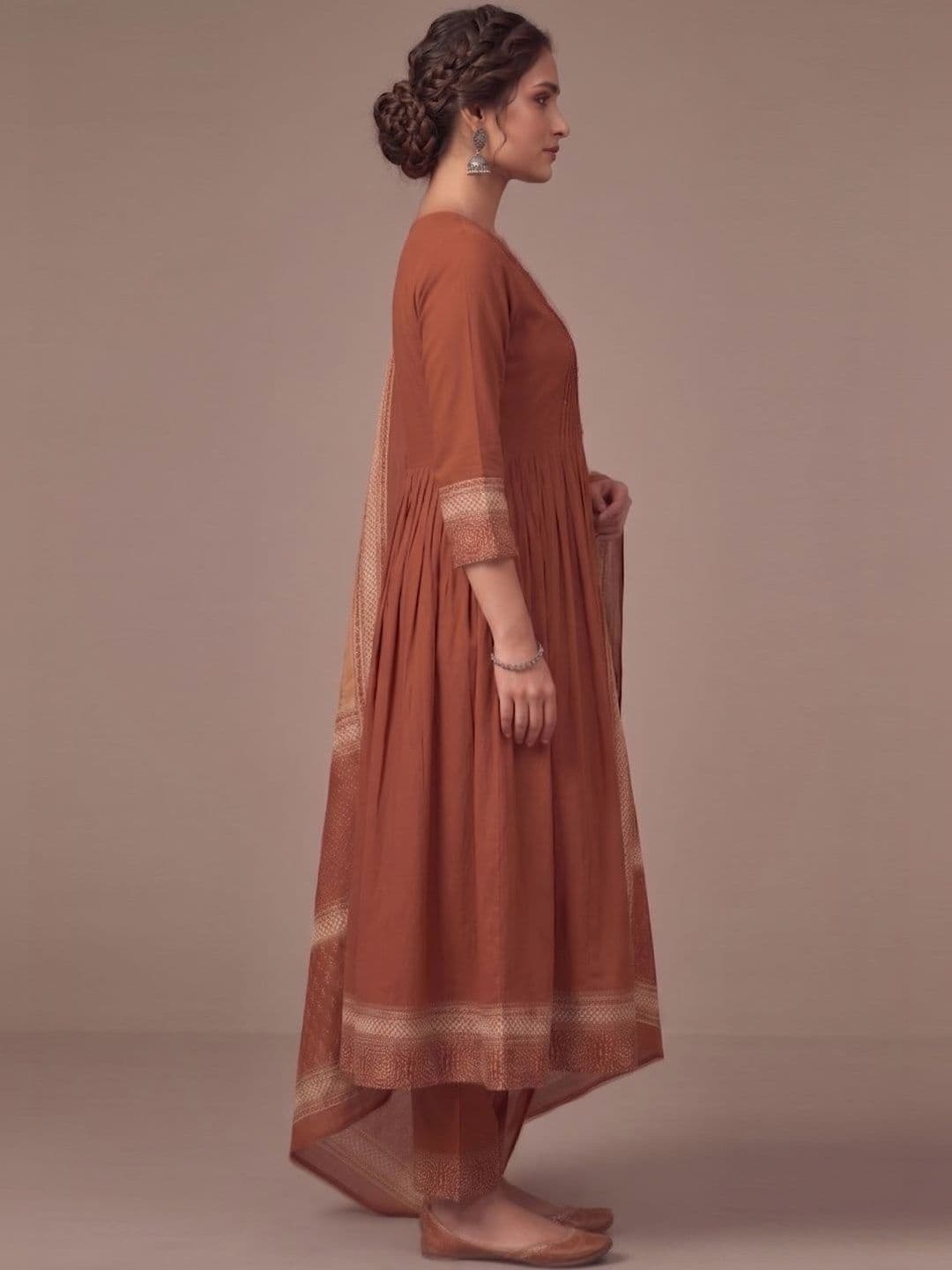 Sangria Printed Pure Cotton V-Neck Kurta & Trousers With Dupatta thumbnail 2