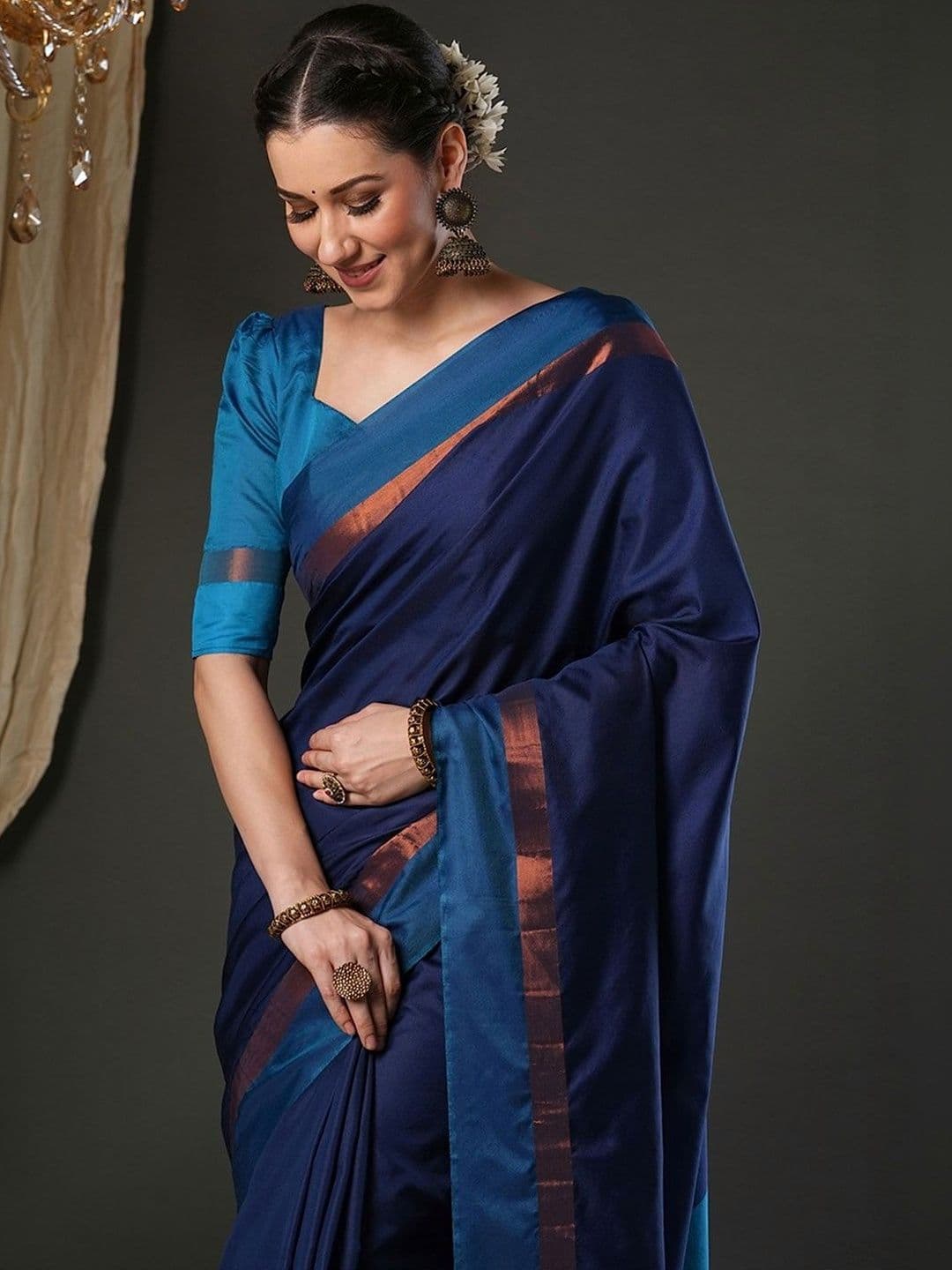 maatirang Woven Design Silk Blend Handloom Saree thumbnail 3